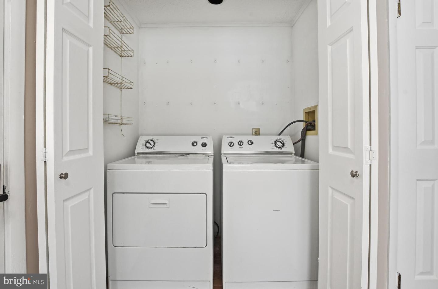 25-A S BERLIN PIKE, LOVETTSVILLE, Virginia 20180, 2 Bedrooms Bedrooms, ,3 BathroomsBathrooms,Residential,For sale,25-A S BERLIN PIKE,VALO2112288 MLS # VALO2112288