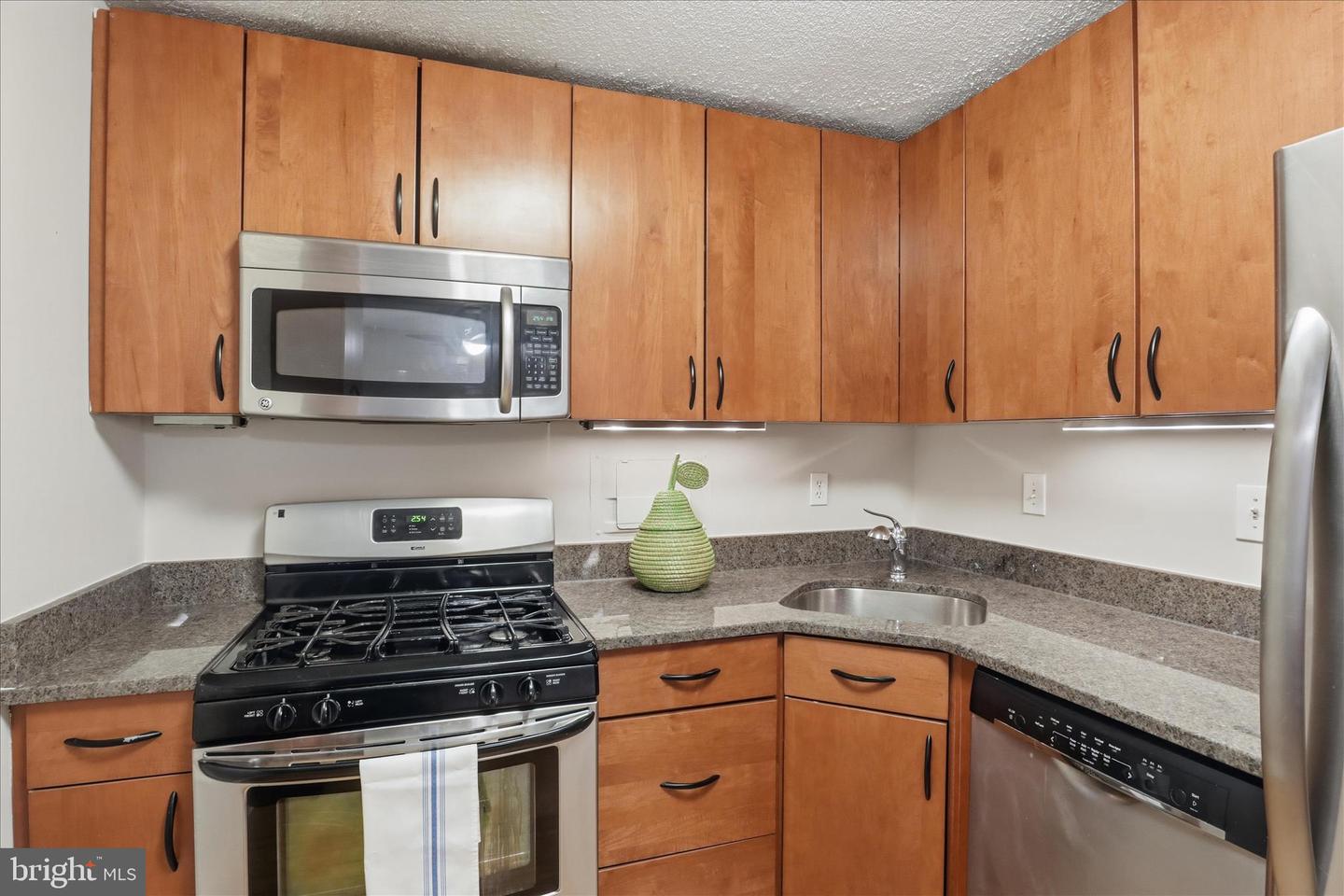 4600 S FOUR MILE RUN DR #207, ARLINGTON, Virginia 22204, 1 Bedroom Bedrooms, 5 Rooms Rooms,1 BathroomBathrooms,Residential,For sale,4600 S FOUR MILE RUN DR #207,VAAR2066872 MLS # VAAR2066872 4600 S FOUR MILE RUN DR #207, ARLINGTON, Virginia 22204, 1 Bedroom Bedrooms, 5 Rooms Rooms,1 BathroomBathrooms,Residential,For sale,4600 S FOUR MILE RUN DR #207,VAAR2066872 MLS # VAAR2066872