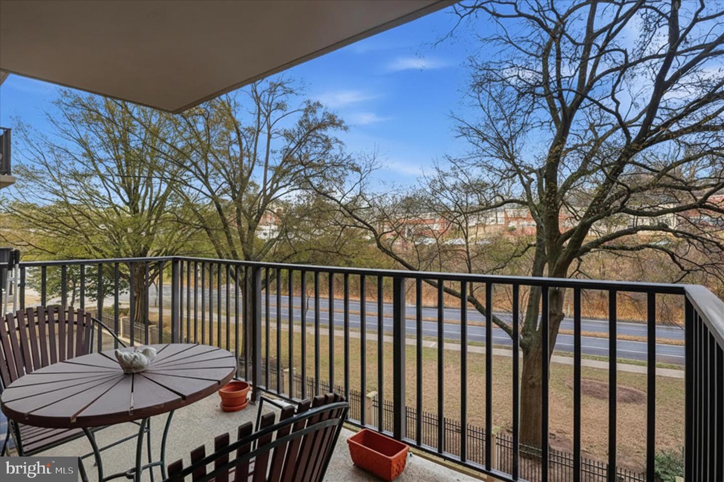 4600 S FOUR MILE RUN DR #207, ARLINGTON, Virginia 22204, 1 Bedroom Bedrooms, 5 Rooms Rooms,1 BathroomBathrooms,Residential,For sale,4600 S FOUR MILE RUN DR #207,VAAR2066872 MLS # VAAR2066872 4600 S FOUR MILE RUN DR #207, ARLINGTON, Virginia 22204, 1 Bedroom Bedrooms, 5 Rooms Rooms,1 BathroomBathrooms,Residential,For sale,4600 S FOUR MILE RUN DR #207,VAAR2066872 MLS # VAAR2066872