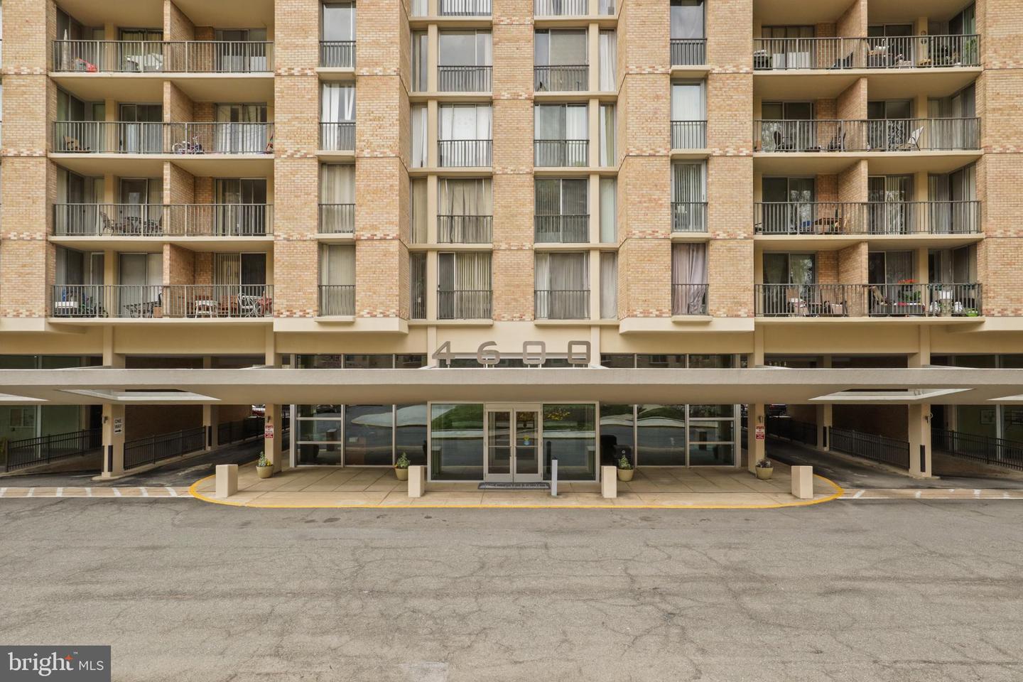 4600 S FOUR MILE RUN DR #207, ARLINGTON, Virginia 22204, 1 Bedroom Bedrooms, 5 Rooms Rooms,1 BathroomBathrooms,Residential,For sale,4600 S FOUR MILE RUN DR #207,VAAR2066872 MLS # VAAR2066872 4600 S FOUR MILE RUN DR #207, ARLINGTON, Virginia 22204, 1 Bedroom Bedrooms, 5 Rooms Rooms,1 BathroomBathrooms,Residential,For sale,4600 S FOUR MILE RUN DR #207,VAAR2066872 MLS # VAAR2066872