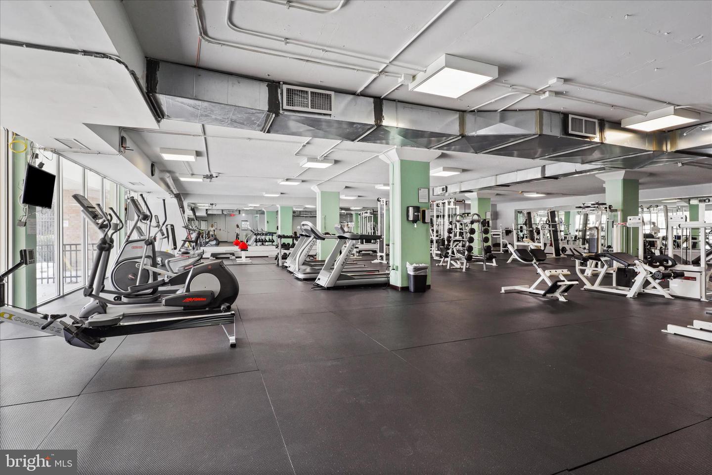 4600 S FOUR MILE RUN DR #207, ARLINGTON, Virginia 22204, 1 Bedroom Bedrooms, 5 Rooms Rooms,1 BathroomBathrooms,Residential,For sale,4600 S FOUR MILE RUN DR #207,VAAR2066872 MLS # VAAR2066872 4600 S FOUR MILE RUN DR #207, ARLINGTON, Virginia 22204, 1 Bedroom Bedrooms, 5 Rooms Rooms,1 BathroomBathrooms,Residential,For sale,4600 S FOUR MILE RUN DR #207,VAAR2066872 MLS # VAAR2066872