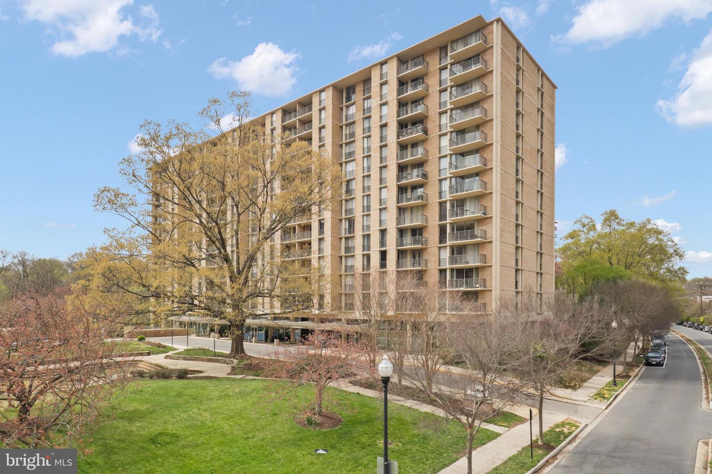 4600 S FOUR MILE RUN DR #207, ARLINGTON, Virginia 22204, 1 Bedroom Bedrooms, 5 Rooms Rooms,1 BathroomBathrooms,Residential,For sale,4600 S FOUR MILE RUN DR #207,VAAR2066872 MLS # VAAR2066872 4600 S FOUR MILE RUN DR #207, ARLINGTON, Virginia 22204, 1 Bedroom Bedrooms, 5 Rooms Rooms,1 BathroomBathrooms,Residential,For sale,4600 S FOUR MILE RUN DR #207,VAAR2066872 MLS # VAAR2066872
