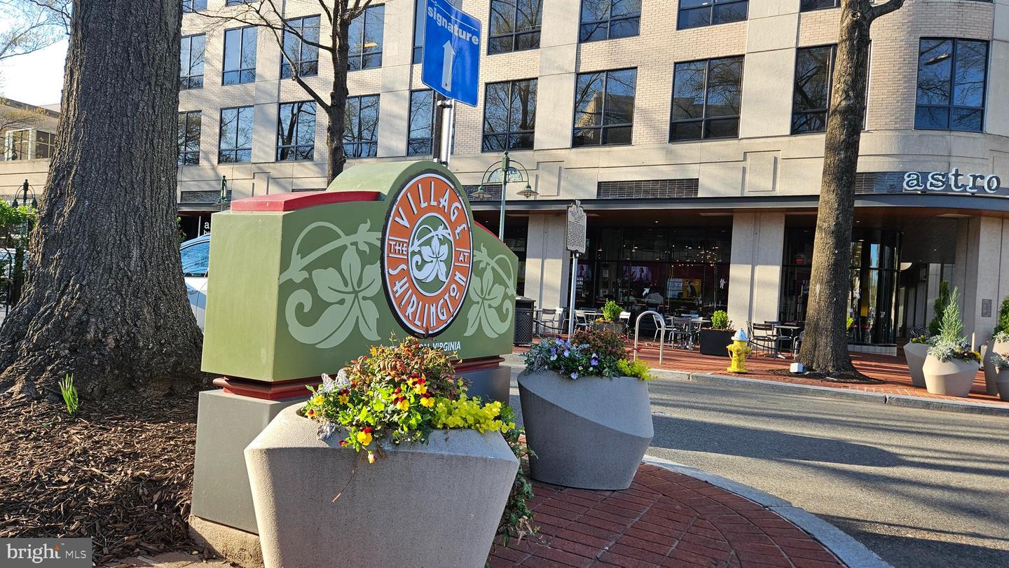 4600 S FOUR MILE RUN DR #207, ARLINGTON, Virginia 22204, 1 Bedroom Bedrooms, 5 Rooms Rooms,1 BathroomBathrooms,Residential,For sale,4600 S FOUR MILE RUN DR #207,VAAR2066872 MLS # VAAR2066872 4600 S FOUR MILE RUN DR #207, ARLINGTON, Virginia 22204, 1 Bedroom Bedrooms, 5 Rooms Rooms,1 BathroomBathrooms,Residential,For sale,4600 S FOUR MILE RUN DR #207,VAAR2066872 MLS # VAAR2066872