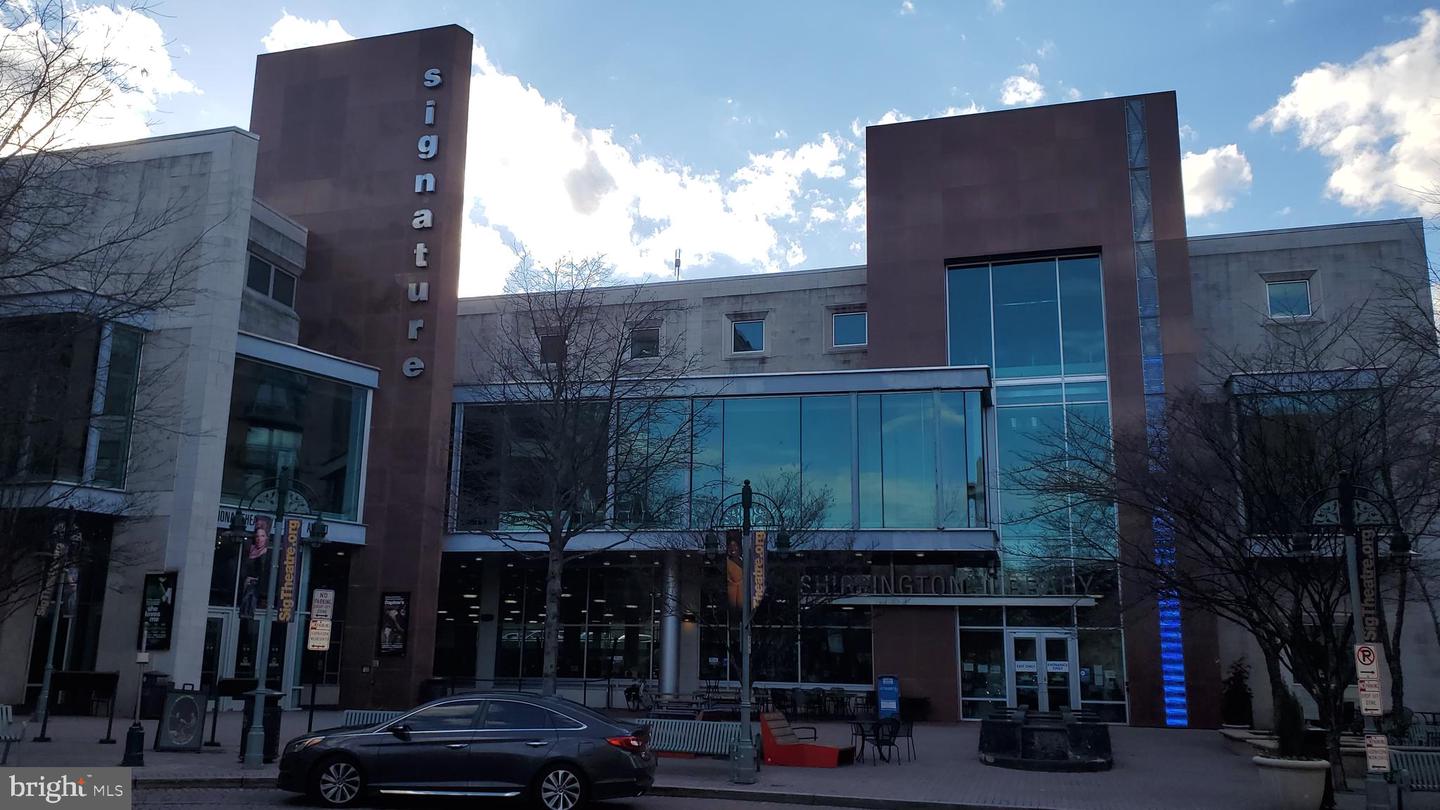 4600 S FOUR MILE RUN DR #207, ARLINGTON, Virginia 22204, 1 Bedroom Bedrooms, 5 Rooms Rooms,1 BathroomBathrooms,Residential,For sale,4600 S FOUR MILE RUN DR #207,VAAR2066872 MLS # VAAR2066872 4600 S FOUR MILE RUN DR #207, ARLINGTON, Virginia 22204, 1 Bedroom Bedrooms, 5 Rooms Rooms,1 BathroomBathrooms,Residential,For sale,4600 S FOUR MILE RUN DR #207,VAAR2066872 MLS # VAAR2066872