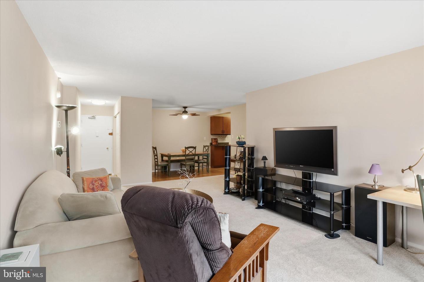 4600 S FOUR MILE RUN DR #207, ARLINGTON, Virginia 22204, 1 Bedroom Bedrooms, 5 Rooms Rooms,1 BathroomBathrooms,Residential,For sale,4600 S FOUR MILE RUN DR #207,VAAR2066872 MLS # VAAR2066872 4600 S FOUR MILE RUN DR #207, ARLINGTON, Virginia 22204, 1 Bedroom Bedrooms, 5 Rooms Rooms,1 BathroomBathrooms,Residential,For sale,4600 S FOUR MILE RUN DR #207,VAAR2066872 MLS # VAAR2066872