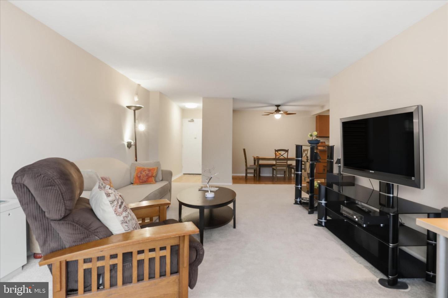 4600 S FOUR MILE RUN DR #207, ARLINGTON, Virginia 22204, 1 Bedroom Bedrooms, 5 Rooms Rooms,1 BathroomBathrooms,Residential,For sale,4600 S FOUR MILE RUN DR #207,VAAR2066872 MLS # VAAR2066872 4600 S FOUR MILE RUN DR #207, ARLINGTON, Virginia 22204, 1 Bedroom Bedrooms, 5 Rooms Rooms,1 BathroomBathrooms,Residential,For sale,4600 S FOUR MILE RUN DR #207,VAAR2066872 MLS # VAAR2066872