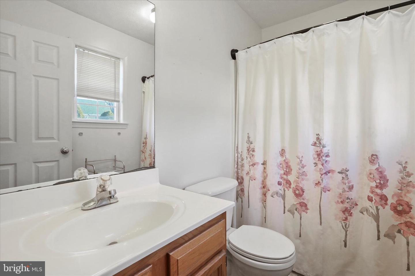 991 SELDON DR, STRASBURG, Virginia 22657, 4 Bedrooms Bedrooms, 13 Rooms Rooms,3 BathroomsBathrooms,Residential,For sale,991 SELDON DR,VASH2013198 MLS # VASH2013198 991 SELDON DR, STRASBURG, Virginia 22657, 4 Bedrooms Bedrooms, 13 Rooms Rooms,3 BathroomsBathrooms,Residential,For sale,991 SELDON DR,VASH2013198 MLS # VASH2013198