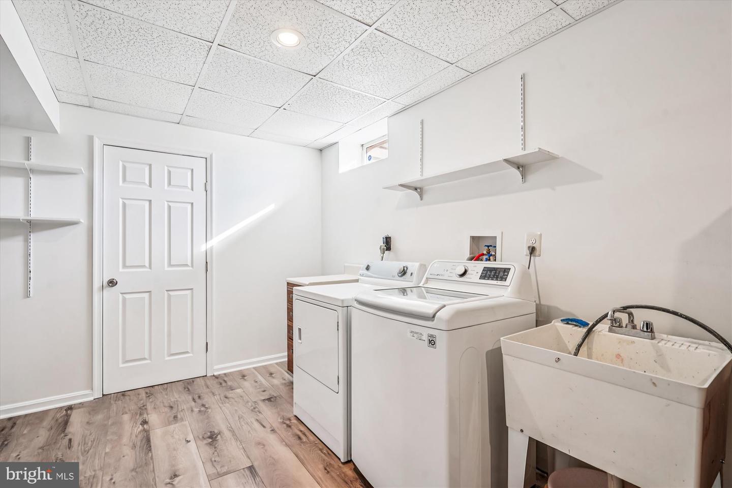 2619 NEW BANNER LN, HERNDON, Virginia 20171, 4 Bedrooms Bedrooms, 17 Rooms Rooms,2 BathroomsBathrooms,Residential,For sale,2619 NEW BANNER LN,VAFX2281352 MLS # VAFX2281352 2619 NEW BANNER LN, HERNDON, Virginia 20171, 4 Bedrooms Bedrooms, 17 Rooms Rooms,2 BathroomsBathrooms,Residential,For sale,2619 NEW BANNER LN,VAFX2281352 MLS # VAFX2281352