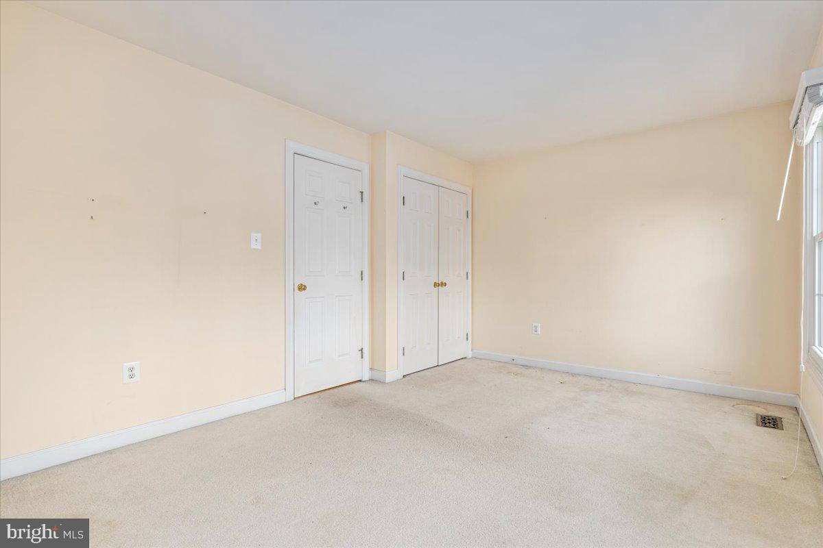 13021 FELDSPAR CT, CLIFTON, Virginia 20124, 4 Bedrooms Bedrooms, ,3 BathroomsBathrooms,Residential,For sale,13021 FELDSPAR CT,VAFX2281822 MLS # VAFX2281822 13021 FELDSPAR CT, CLIFTON, Virginia 20124, 4 Bedrooms Bedrooms, ,3 BathroomsBathrooms,Residential,For sale,13021 FELDSPAR CT,VAFX2281822 MLS # VAFX2281822