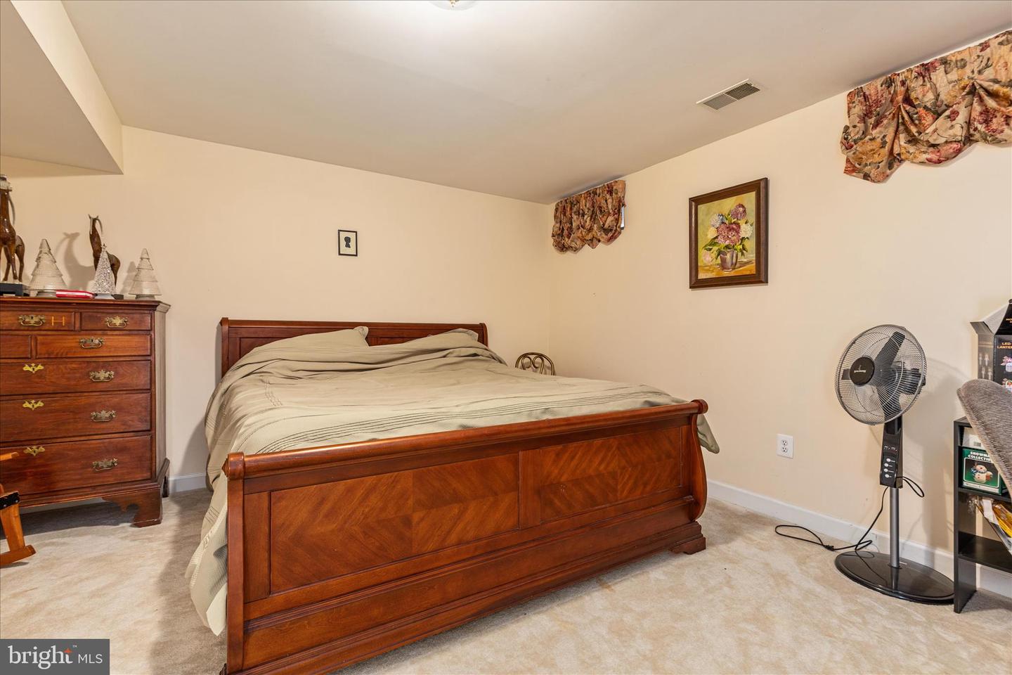 13021 FELDSPAR CT, CLIFTON, Virginia 20124, 4 Bedrooms Bedrooms, ,3 BathroomsBathrooms,Residential,For sale,13021 FELDSPAR CT,VAFX2281822 MLS # VAFX2281822 13021 FELDSPAR CT, CLIFTON, Virginia 20124, 4 Bedrooms Bedrooms, ,3 BathroomsBathrooms,Residential,For sale,13021 FELDSPAR CT,VAFX2281822 MLS # VAFX2281822