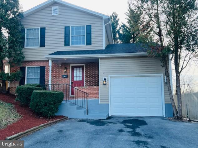 711 E CORK ST, WINCHESTER, Virginia 22601, 2 Bedrooms Bedrooms, ,1 BathroomBathrooms,Residential,For sale,711 E CORK ST,VAWI2009596 MLS # VAWI2009596