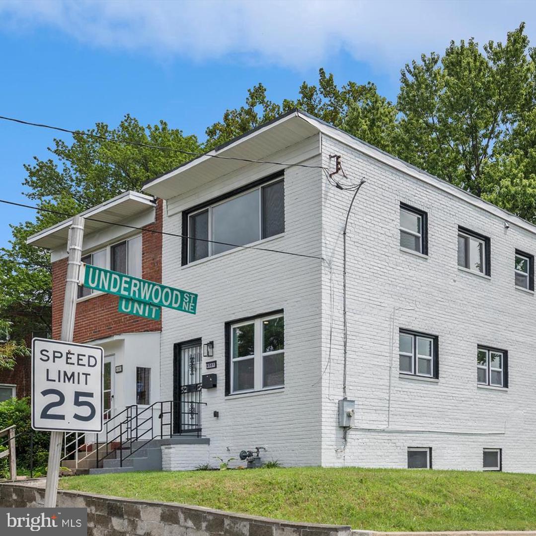 6501 NORTH CAPITOL ST NE, WASHINGTON, District Of Columbia 20012, 4 Bedrooms Bedrooms, ,2 BathroomsBathrooms,Residential,For sale,6501 NORTH CAPITOL ST NE,DCDC2211772 MLS # DCDC2211772 6501 NORTH CAPITOL ST NE, WASHINGTON, District Of Columbia 20012, 4 Bedrooms Bedrooms, ,2 BathroomsBathrooms,Residential,For sale,6501 NORTH CAPITOL ST NE,DCDC2211772 MLS # DCDC2211772