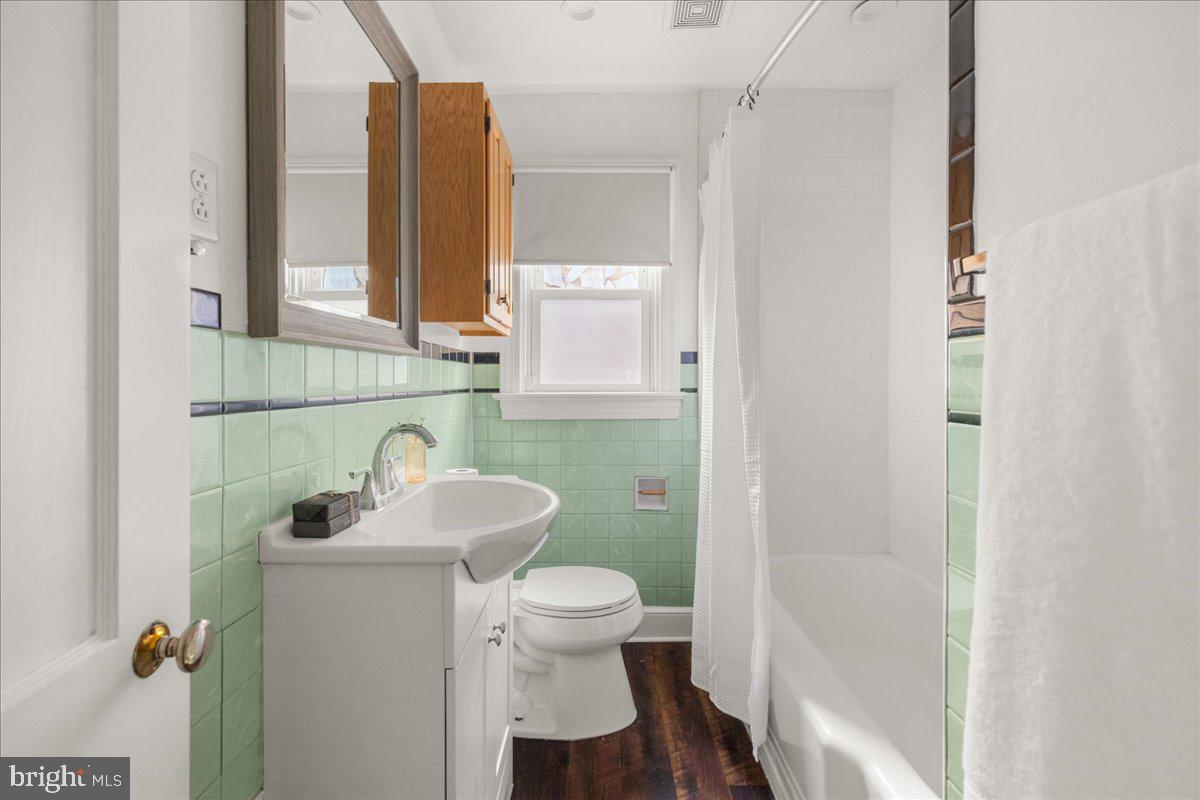 312 SHAWNEE AVE, WINCHESTER, Virginia 22601, 3 Bedrooms Bedrooms, 7 Rooms Rooms,1 BathroomBathrooms,Residential,For sale,312 SHAWNEE AVE,VAWI2009454 MLS # VAWI2009454 312 SHAWNEE AVE, WINCHESTER, Virginia 22601, 3 Bedrooms Bedrooms, 7 Rooms Rooms,1 BathroomBathrooms,Residential,For sale,312 SHAWNEE AVE,VAWI2009454 MLS # VAWI2009454