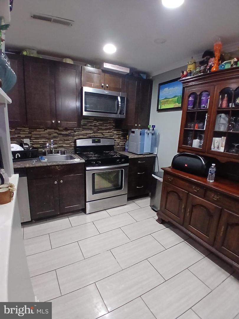 511 N ARMISTEAD ST #303, ALEXANDRIA, Virginia 22312, 3 Bedrooms Bedrooms, ,2 BathroomsBathrooms,Residential,For sale,511 N ARMISTEAD ST #303,VAAX2052398 MLS # VAAX2052398 511 N ARMISTEAD ST #303, ALEXANDRIA, Virginia 22312, 3 Bedrooms Bedrooms, ,2 BathroomsBathrooms,Residential,For sale,511 N ARMISTEAD ST #303,VAAX2052398 MLS # VAAX2052398