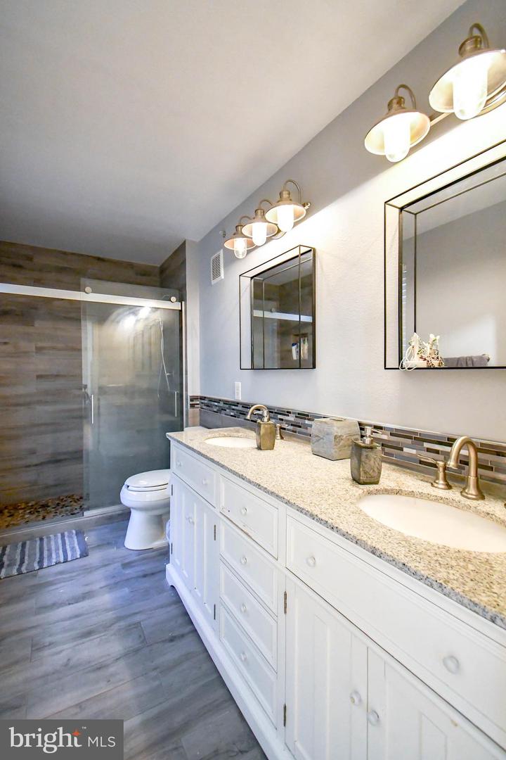 12901 FAIR BRIAR LN, FAIRFAX, Virginia 22033, 3 Bedrooms Bedrooms, ,2 BathroomsBathrooms,Residential,For sale,12901 FAIR BRIAR LN,VAFX2282450 MLS # VAFX2282450 12901 FAIR BRIAR LN, FAIRFAX, Virginia 22033, 3 Bedrooms Bedrooms, ,2 BathroomsBathrooms,Residential,For sale,12901 FAIR BRIAR LN,VAFX2282450 MLS # VAFX2282450