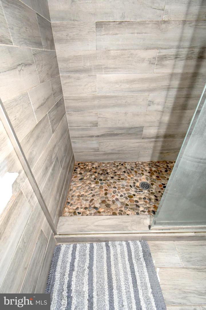 12901 FAIR BRIAR LN, FAIRFAX, Virginia 22033, 3 Bedrooms Bedrooms, ,2 BathroomsBathrooms,Residential,For sale,12901 FAIR BRIAR LN,VAFX2282450 MLS # VAFX2282450 12901 FAIR BRIAR LN, FAIRFAX, Virginia 22033, 3 Bedrooms Bedrooms, ,2 BathroomsBathrooms,Residential,For sale,12901 FAIR BRIAR LN,VAFX2282450 MLS # VAFX2282450