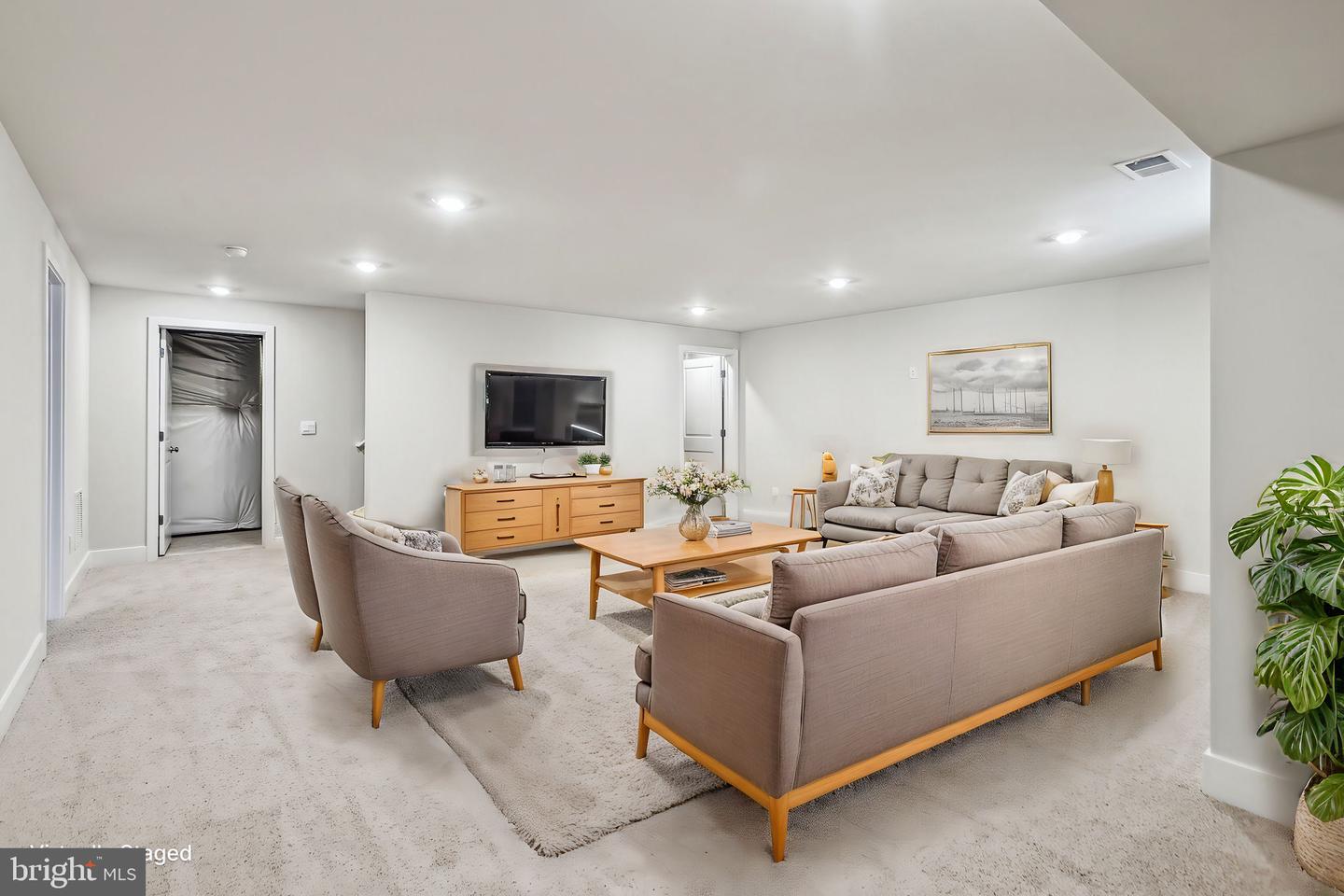 125 MASCOUTEN ST, WINCHESTER, Virginia 22602, 6 Bedrooms Bedrooms, ,4 BathroomsBathrooms,Residential,For sale,125 MASCOUTEN ST,VAFV2038464 MLS # VAFV2038464 125 MASCOUTEN ST, WINCHESTER, Virginia 22602, 6 Bedrooms Bedrooms, ,4 BathroomsBathrooms,Residential,For sale,125 MASCOUTEN ST,VAFV2038464 MLS # VAFV2038464