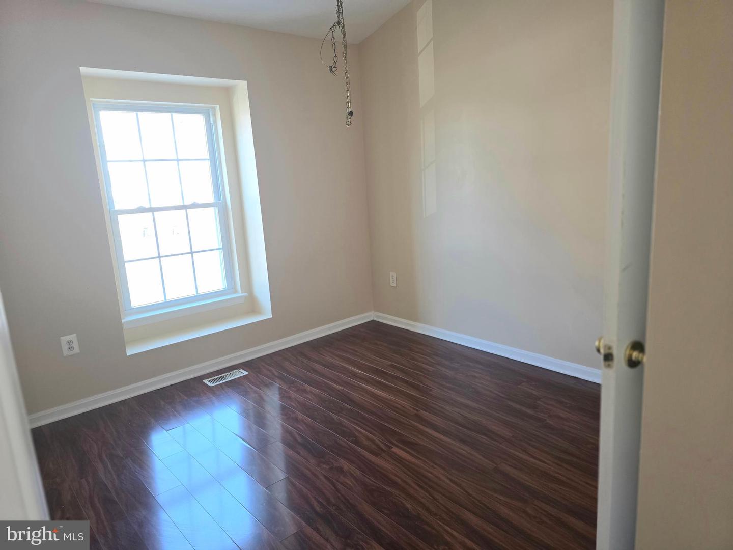 15045 GALAPAGOS PL, WOODBRIDGE, Virginia 22193, 3 Bedrooms Bedrooms, 7 Rooms Rooms,3 BathroomsBathrooms,Residential,For sale,15045 GALAPAGOS PL,VAPW2105578 MLS # VAPW2105578