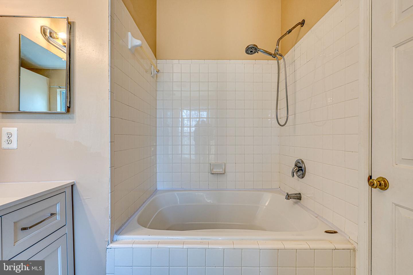 15045 GALAPAGOS PL, WOODBRIDGE, Virginia 22193, 3 Bedrooms Bedrooms, 7 Rooms Rooms,3 BathroomsBathrooms,Residential,For sale,15045 GALAPAGOS PL,VAPW2105578 MLS # VAPW2105578