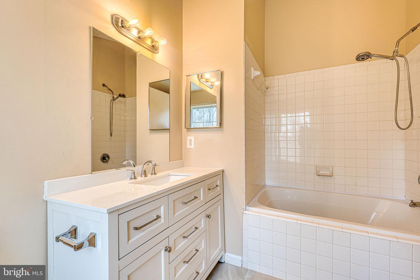 15045 GALAPAGOS PL, WOODBRIDGE, Virginia 22193, 3 Bedrooms Bedrooms, 7 Rooms Rooms,3 BathroomsBathrooms,Residential,For sale,15045 GALAPAGOS PL,VAPW2105578 MLS # VAPW2105578