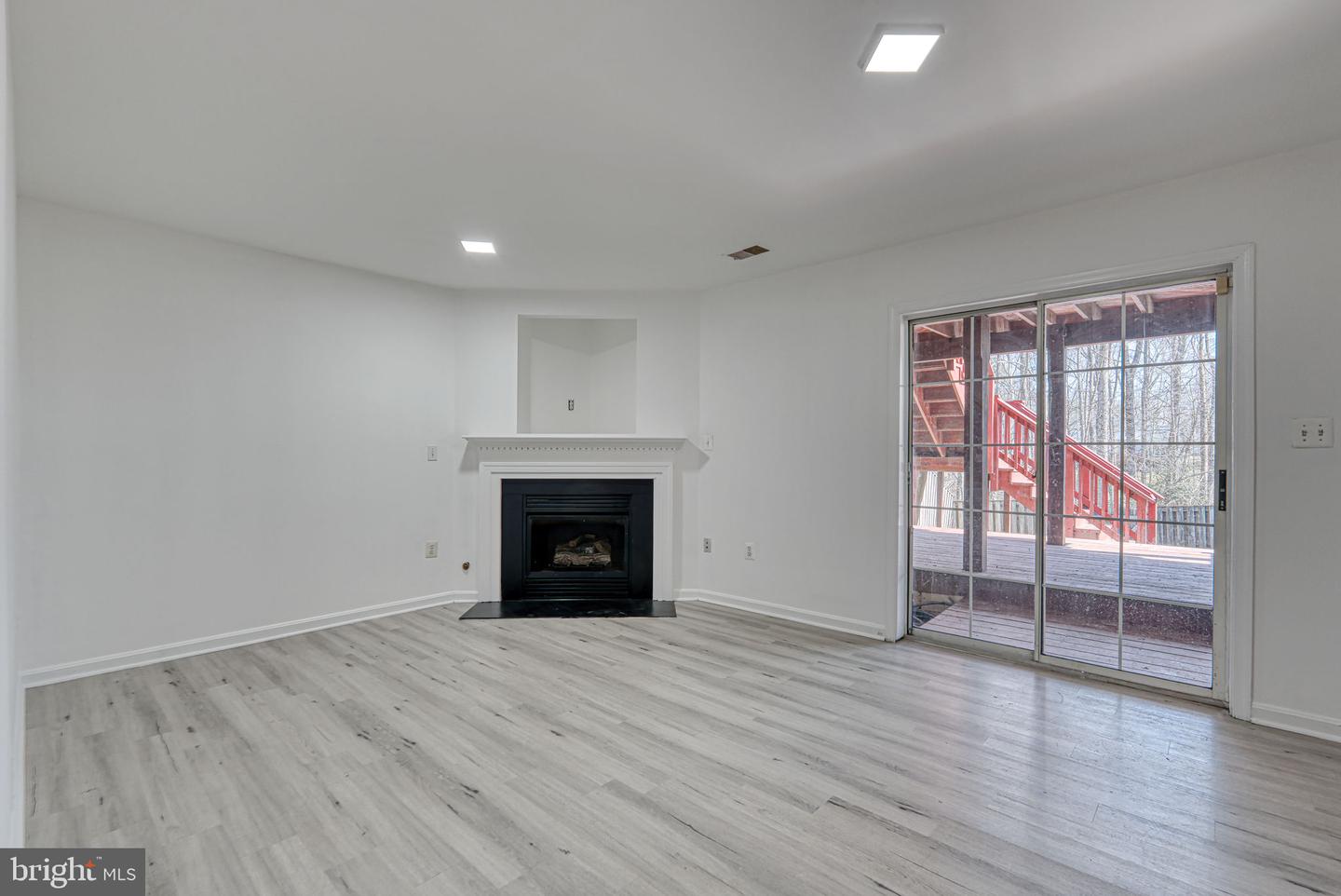 15045 GALAPAGOS PL, WOODBRIDGE, Virginia 22193, 3 Bedrooms Bedrooms, 7 Rooms Rooms,3 BathroomsBathrooms,Residential,For sale,15045 GALAPAGOS PL,VAPW2105578 MLS # VAPW2105578