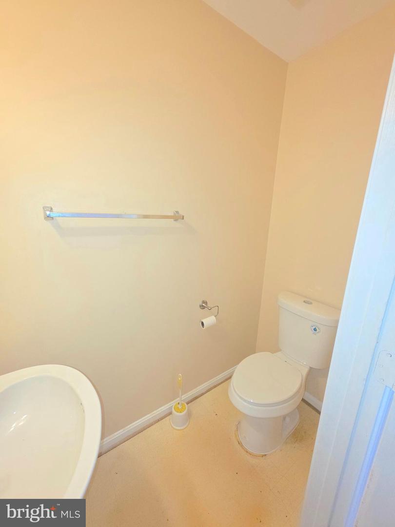 15045 GALAPAGOS PL, WOODBRIDGE, Virginia 22193, 3 Bedrooms Bedrooms, 7 Rooms Rooms,3 BathroomsBathrooms,Residential,For sale,15045 GALAPAGOS PL,VAPW2105578 MLS # VAPW2105578