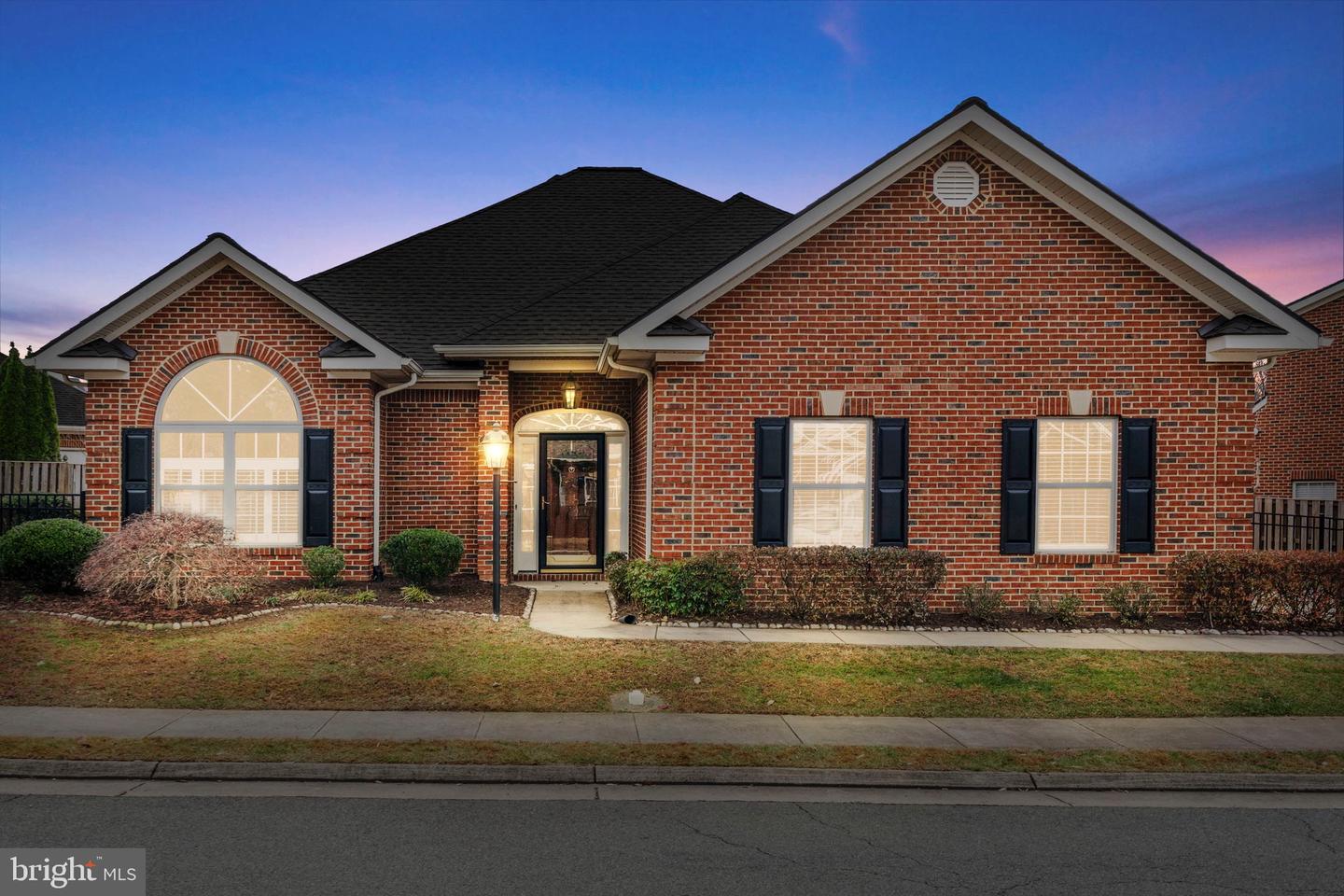 238 CARRIAGE CHASE CIR, WARRENTON, Virginia 20186, 3 Bedrooms Bedrooms, ,2 BathroomsBathrooms,Residential,For sale,238 CARRIAGE CHASE CIR,VAFQ2019650 MLS # VAFQ2019650