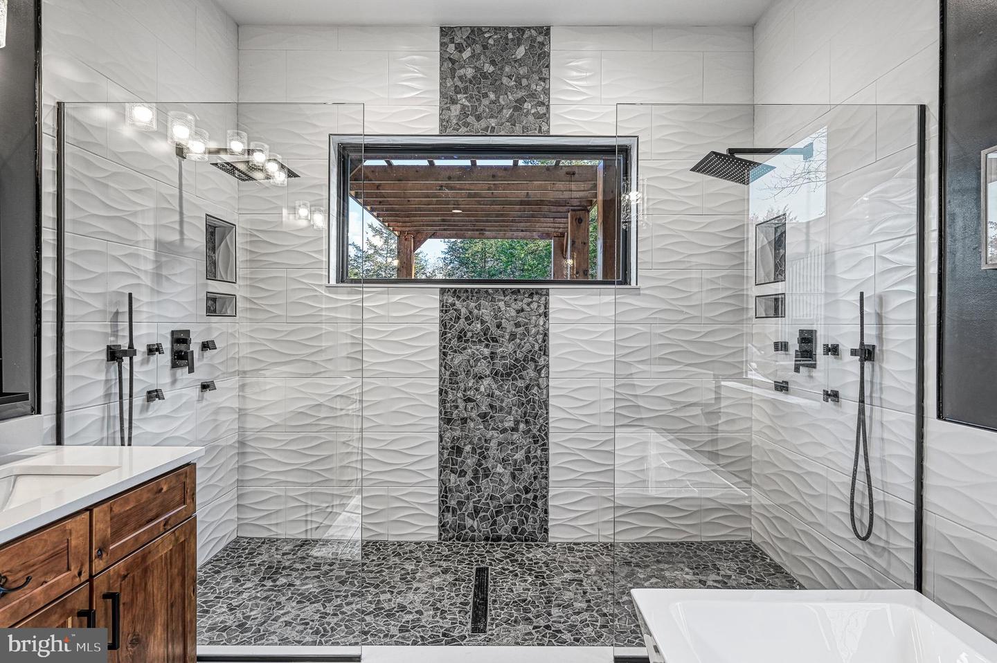 2642 PEACH GROVE RD, LOUISA, Virginia 23093, 4 Bedrooms Bedrooms, 9 Rooms Rooms,5 BathroomsBathrooms,Residential,For sale,2642 PEACH GROVE RD,VALA2008978 MLS # VALA2008978