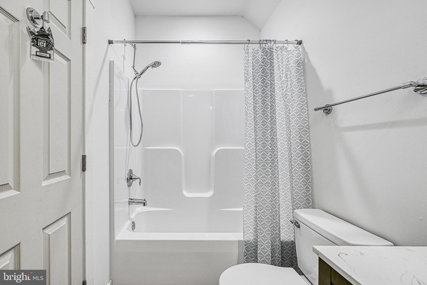 2642 PEACH GROVE RD, LOUISA, Virginia 23093, 4 Bedrooms Bedrooms, 9 Rooms Rooms,5 BathroomsBathrooms,Residential,For sale,2642 PEACH GROVE RD,VALA2008978 MLS # VALA2008978