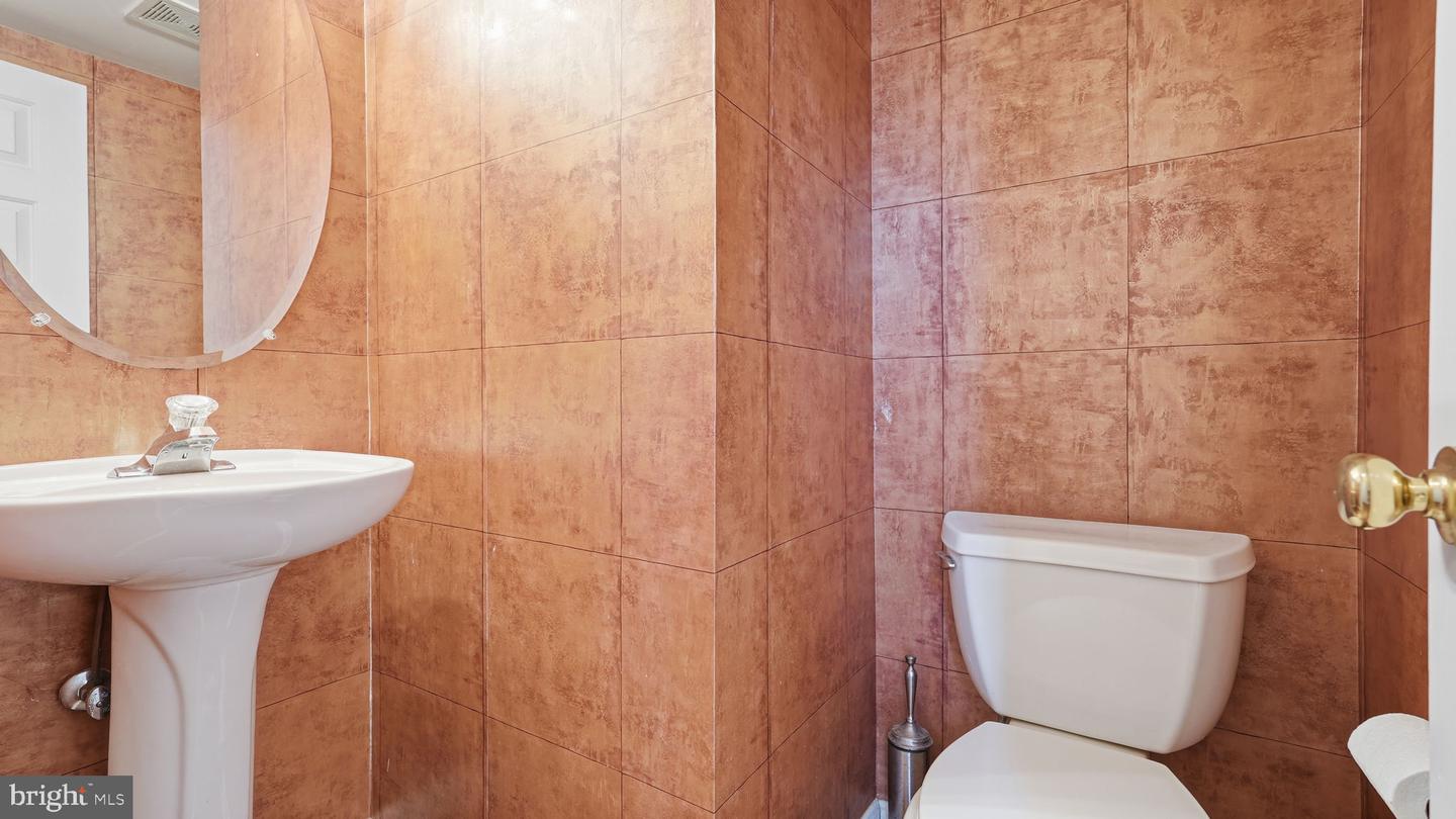 8921 MAYHEW CT, LORTON, Virginia 22079, 4 Bedrooms Bedrooms, ,3 BathroomsBathrooms,Residential,For sale,8921 MAYHEW CT,VAFX2281794 MLS # VAFX2281794