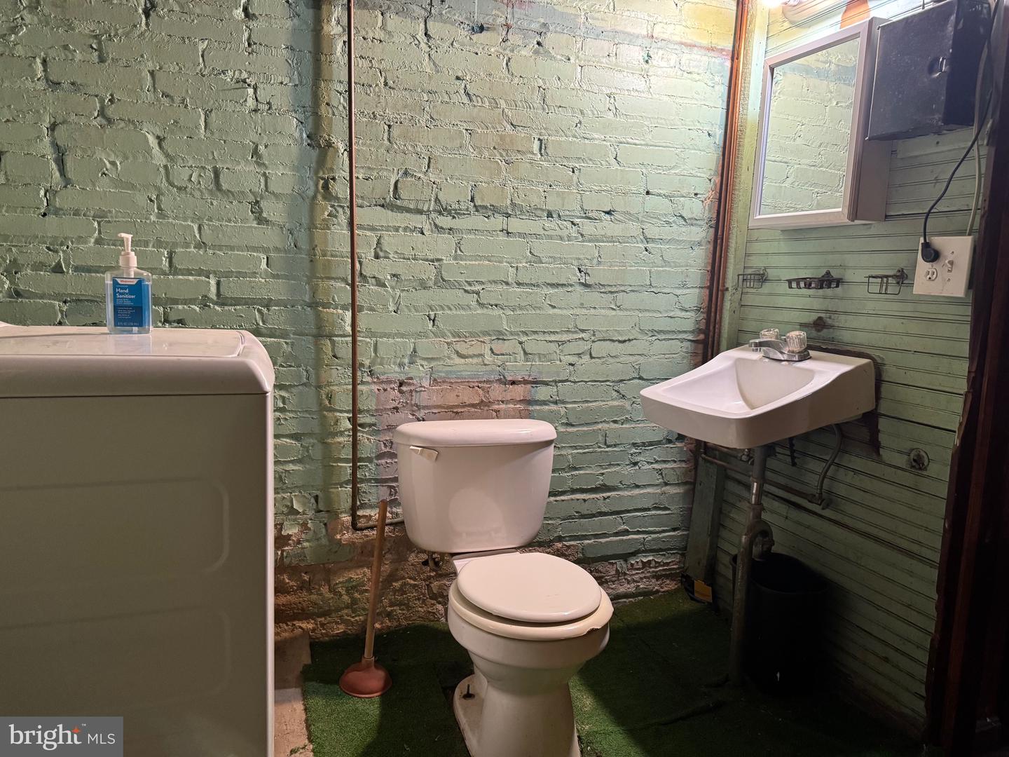 439 DELAFIELD PL NW, WASHINGTON, District Of Columbia 20011, 3 Bedrooms Bedrooms, ,1 BathroomBathrooms,Residential,For sale,439 DELAFIELD PL NW,DCDC2234854 MLS # DCDC2234854