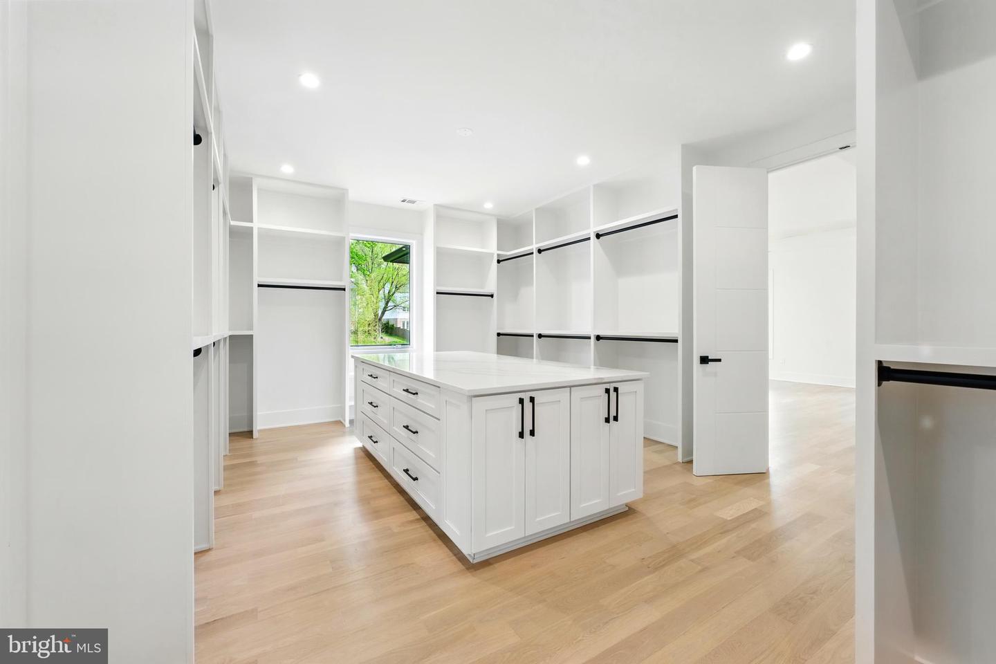 103 SAINT ANDREWS DR NE, VIENNA, Virginia 22180, 7 Bedrooms Bedrooms, ,7 BathroomsBathrooms,Residential,For sale,103 SAINT ANDREWS DR NE,VAFX2235624 MLS # VAFX2235624 103 SAINT ANDREWS DR NE, VIENNA, Virginia 22180, 7 Bedrooms Bedrooms, ,7 BathroomsBathrooms,Residential,For sale,103 SAINT ANDREWS DR NE,VAFX2235624 MLS # VAFX2235624