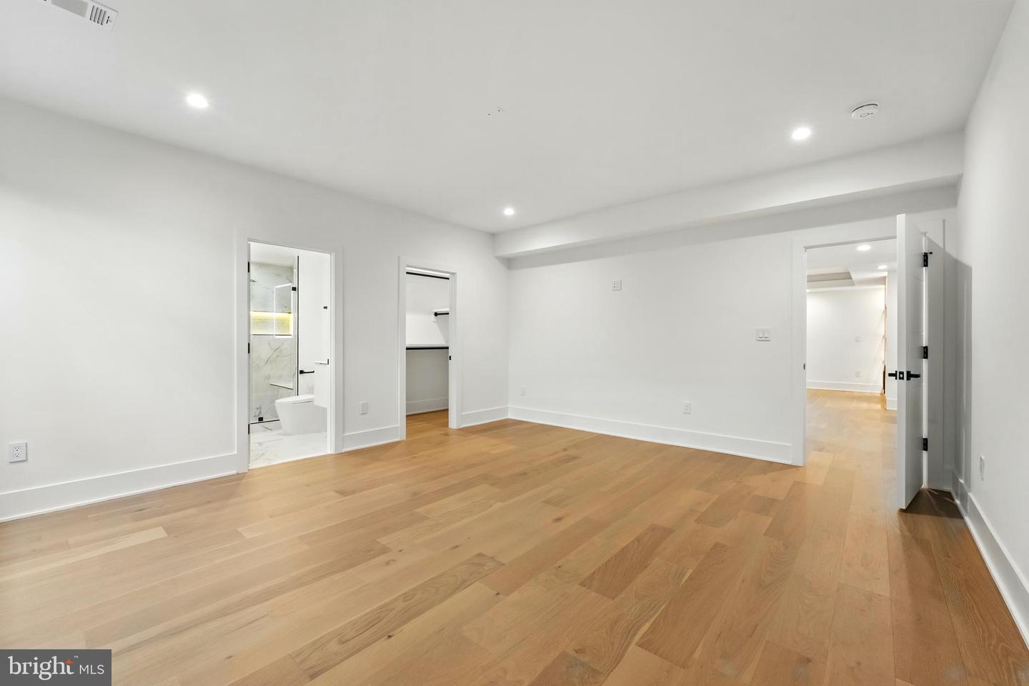 103 SAINT ANDREWS DR NE, VIENNA, Virginia 22180, 7 Bedrooms Bedrooms, ,7 BathroomsBathrooms,Residential,For sale,103 SAINT ANDREWS DR NE,VAFX2235624 MLS # VAFX2235624 103 SAINT ANDREWS DR NE, VIENNA, Virginia 22180, 7 Bedrooms Bedrooms, ,7 BathroomsBathrooms,Residential,For sale,103 SAINT ANDREWS DR NE,VAFX2235624 MLS # VAFX2235624