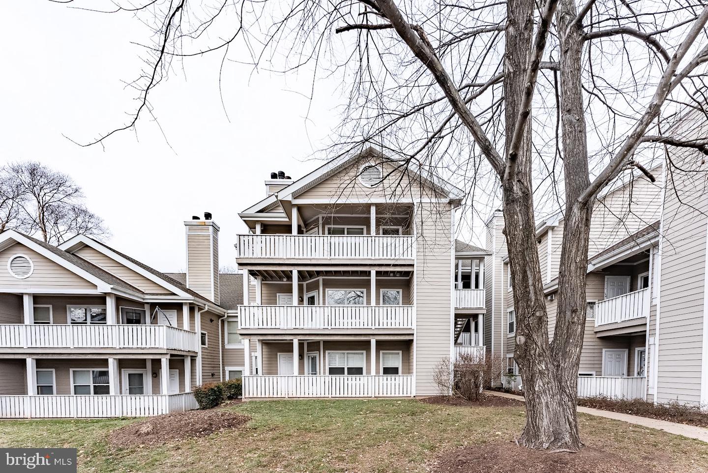 14314 CLIMBING ROSE WAY #301, CENTREVILLE, Virginia 20121, 2 Bedrooms Bedrooms, ,2 BathroomsBathrooms,Residential,For sale,14314 CLIMBING ROSE WAY #301,VAFX2280836 MLS # VAFX2280836 14314 CLIMBING ROSE WAY #301, CENTREVILLE, Virginia 20121, 2 Bedrooms Bedrooms, ,2 BathroomsBathrooms,Residential,For sale,14314 CLIMBING ROSE WAY #301,VAFX2280836 MLS # VAFX2280836