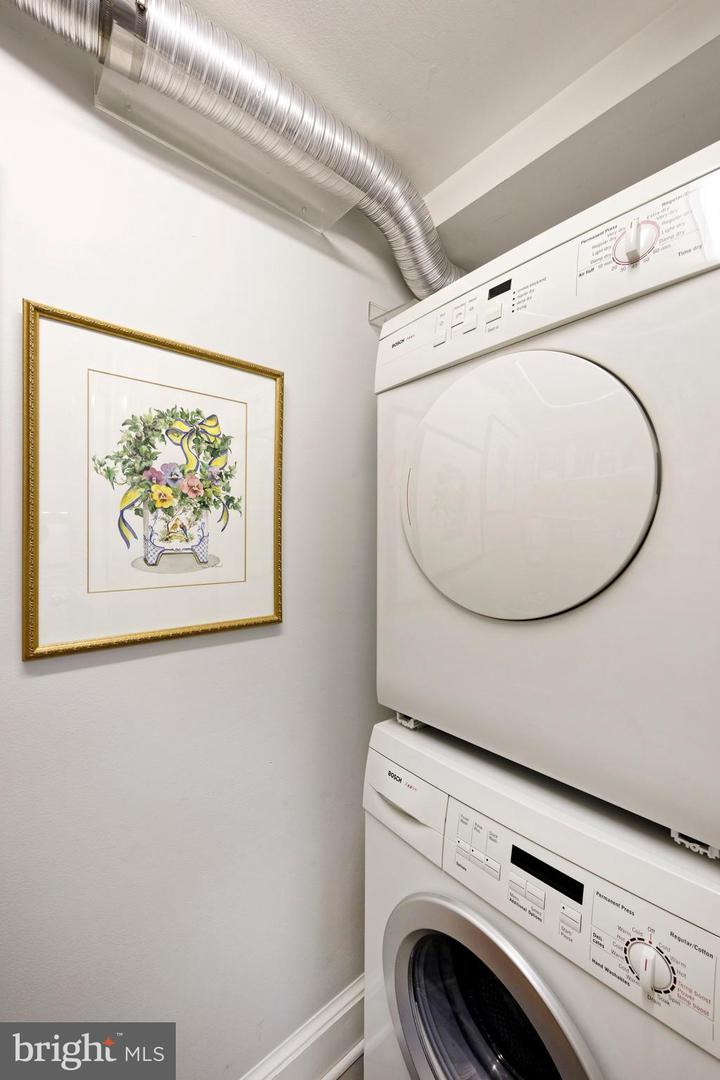 318 PRINCE ST #3, ALEXANDRIA, Virginia 22314, 2 Bedrooms Bedrooms, ,2 BathroomsBathrooms,Residential,For sale,318 PRINCE ST #3,VAAX2052118 MLS # VAAX2052118 318 PRINCE ST #3, ALEXANDRIA, Virginia 22314, 2 Bedrooms Bedrooms, ,2 BathroomsBathrooms,Residential,For sale,318 PRINCE ST #3,VAAX2052118 MLS # VAAX2052118