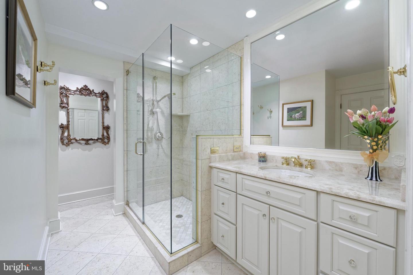 318 PRINCE ST #3, ALEXANDRIA, Virginia 22314, 2 Bedrooms Bedrooms, ,2 BathroomsBathrooms,Residential,For sale,318 PRINCE ST #3,VAAX2052118 MLS # VAAX2052118 318 PRINCE ST #3, ALEXANDRIA, Virginia 22314, 2 Bedrooms Bedrooms, ,2 BathroomsBathrooms,Residential,For sale,318 PRINCE ST #3,VAAX2052118 MLS # VAAX2052118