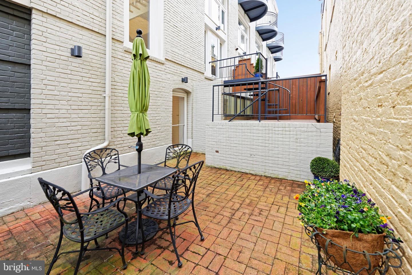 318 PRINCE ST #3, ALEXANDRIA, Virginia 22314, 2 Bedrooms Bedrooms, ,2 BathroomsBathrooms,Residential,For sale,318 PRINCE ST #3,VAAX2052118 MLS # VAAX2052118 318 PRINCE ST #3, ALEXANDRIA, Virginia 22314, 2 Bedrooms Bedrooms, ,2 BathroomsBathrooms,Residential,For sale,318 PRINCE ST #3,VAAX2052118 MLS # VAAX2052118