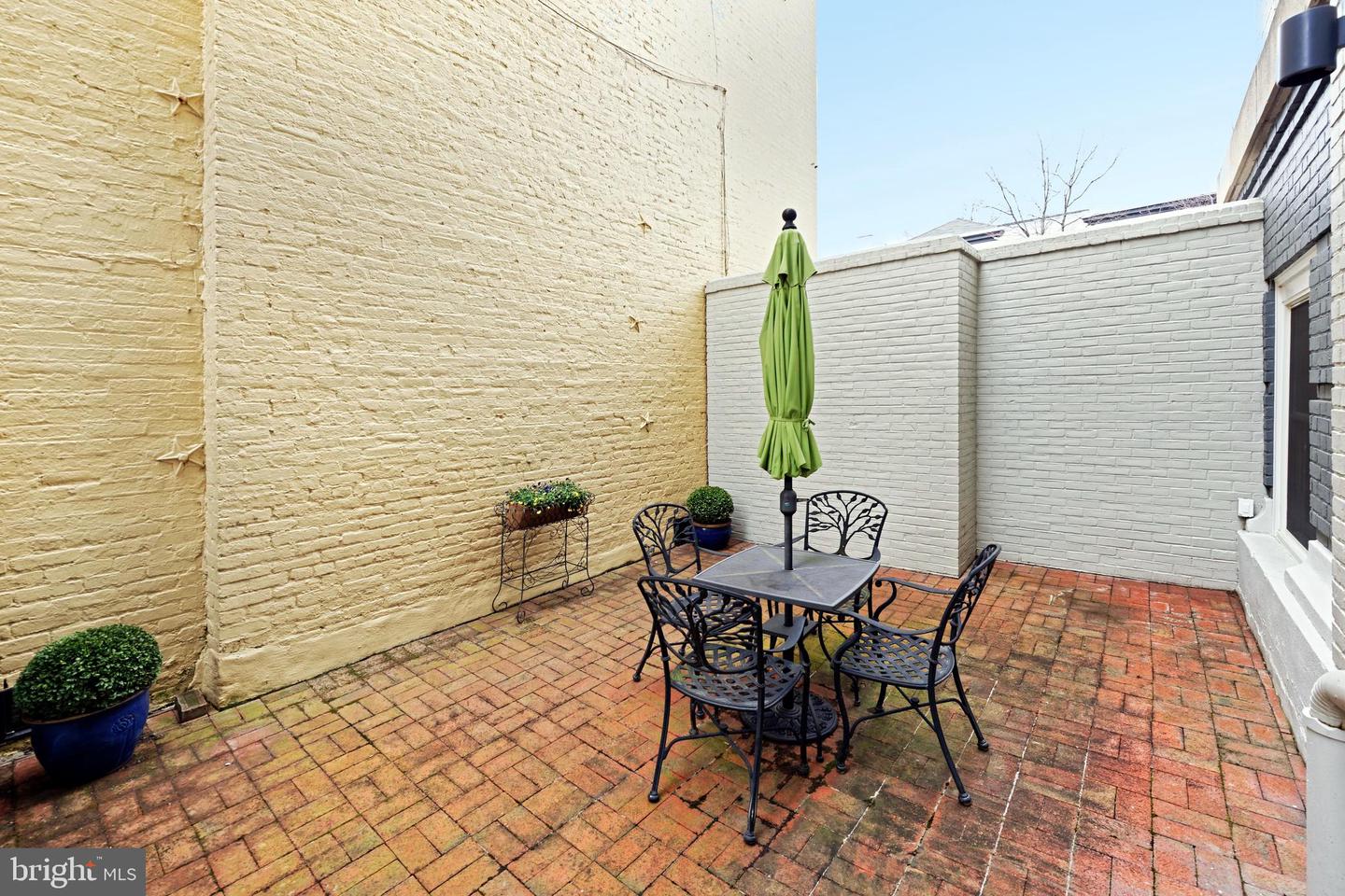 318 PRINCE ST #3, ALEXANDRIA, Virginia 22314, 2 Bedrooms Bedrooms, ,2 BathroomsBathrooms,Residential,For sale,318 PRINCE ST #3,VAAX2052118 MLS # VAAX2052118 318 PRINCE ST #3, ALEXANDRIA, Virginia 22314, 2 Bedrooms Bedrooms, ,2 BathroomsBathrooms,Residential,For sale,318 PRINCE ST #3,VAAX2052118 MLS # VAAX2052118