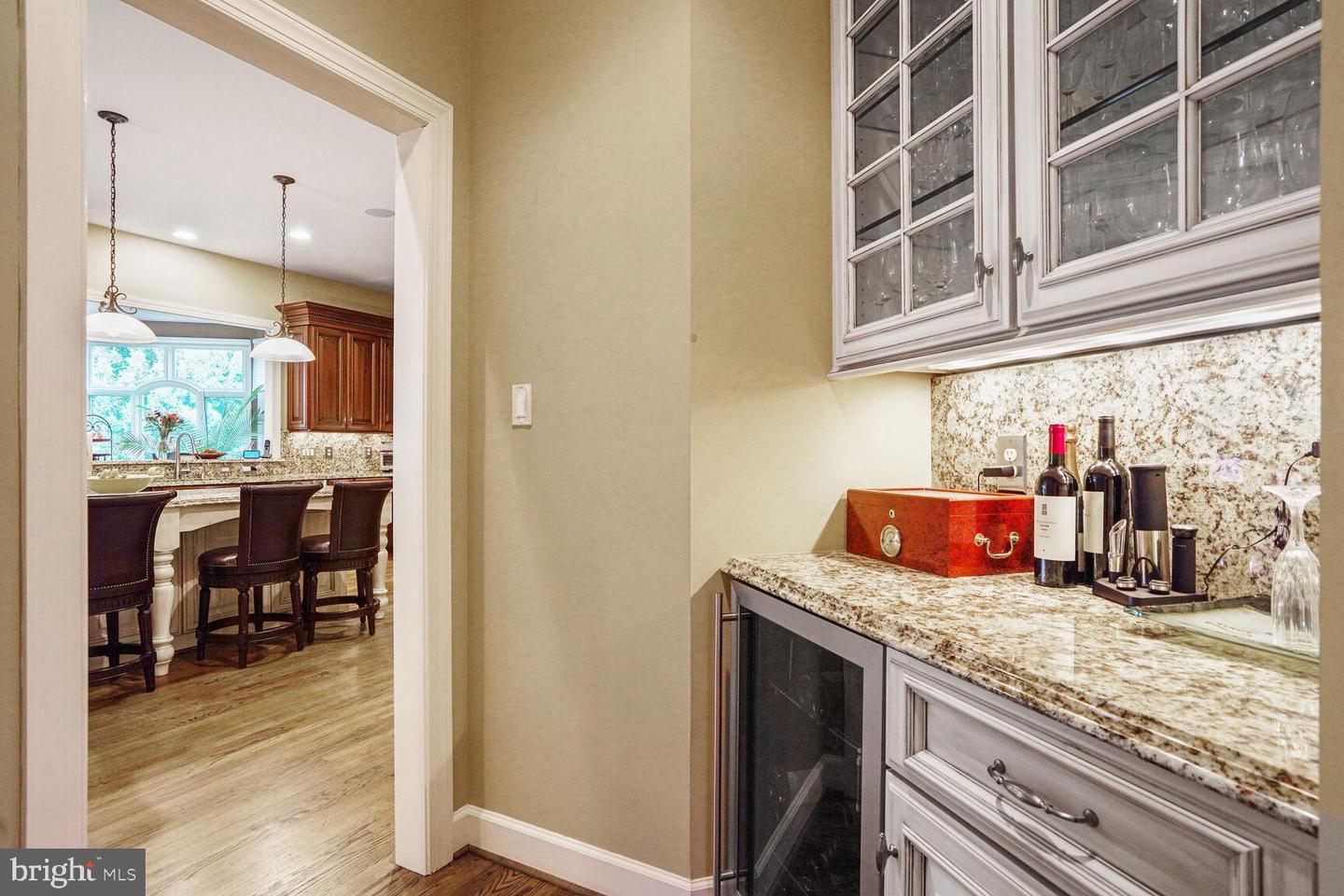 9864 WALKER GLEN CT, GREAT FALLS, Virginia 22066, 7 Bedrooms Bedrooms, ,7 BathroomsBathrooms,Residential,For sale,9864 WALKER GLEN CT,VAFX2260212 MLS # VAFX2260212 9864 WALKER GLEN CT, GREAT FALLS, Virginia 22066, 7 Bedrooms Bedrooms, ,7 BathroomsBathrooms,Residential,For sale,9864 WALKER GLEN CT,VAFX2260212 MLS # VAFX2260212