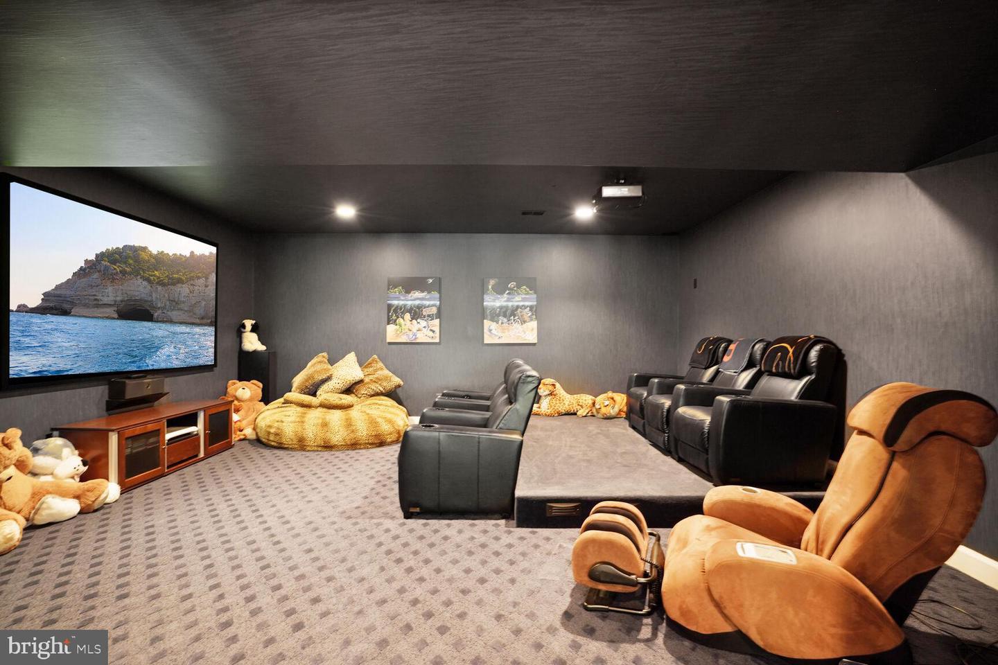 9864 WALKER GLEN CT, GREAT FALLS, Virginia 22066, 7 Bedrooms Bedrooms, ,7 BathroomsBathrooms,Residential,For sale,9864 WALKER GLEN CT,VAFX2260212 MLS # VAFX2260212 9864 WALKER GLEN CT, GREAT FALLS, Virginia 22066, 7 Bedrooms Bedrooms, ,7 BathroomsBathrooms,Residential,For sale,9864 WALKER GLEN CT,VAFX2260212 MLS # VAFX2260212