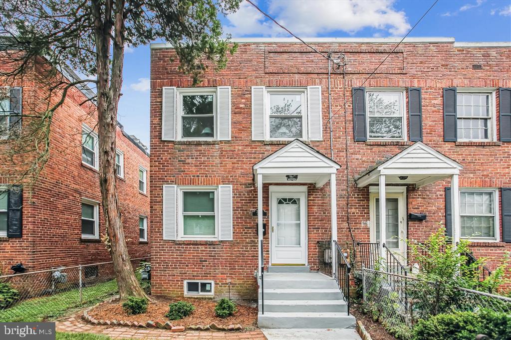 3335 DUBOIS PL SE, WASHINGTON, District Of Columbia 20019, 3 Bedrooms Bedrooms, ,2 BathroomsBathrooms,Residential,For sale,3335 DUBOIS PL SE,DCDC2215746 MLS # DCDC2215746 3335 DUBOIS PL SE, WASHINGTON, District Of Columbia 20019, 3 Bedrooms Bedrooms, ,2 BathroomsBathrooms,Residential,For sale,3335 DUBOIS PL SE,DCDC2215746 MLS # DCDC2215746