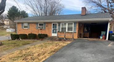 84 HUDSON AVE, STAUNTON, Virginia 24401, 3 Bedrooms Bedrooms, ,2 BathroomsBathrooms,Residential,84 HUDSON AVE,671847 MLS # 671847