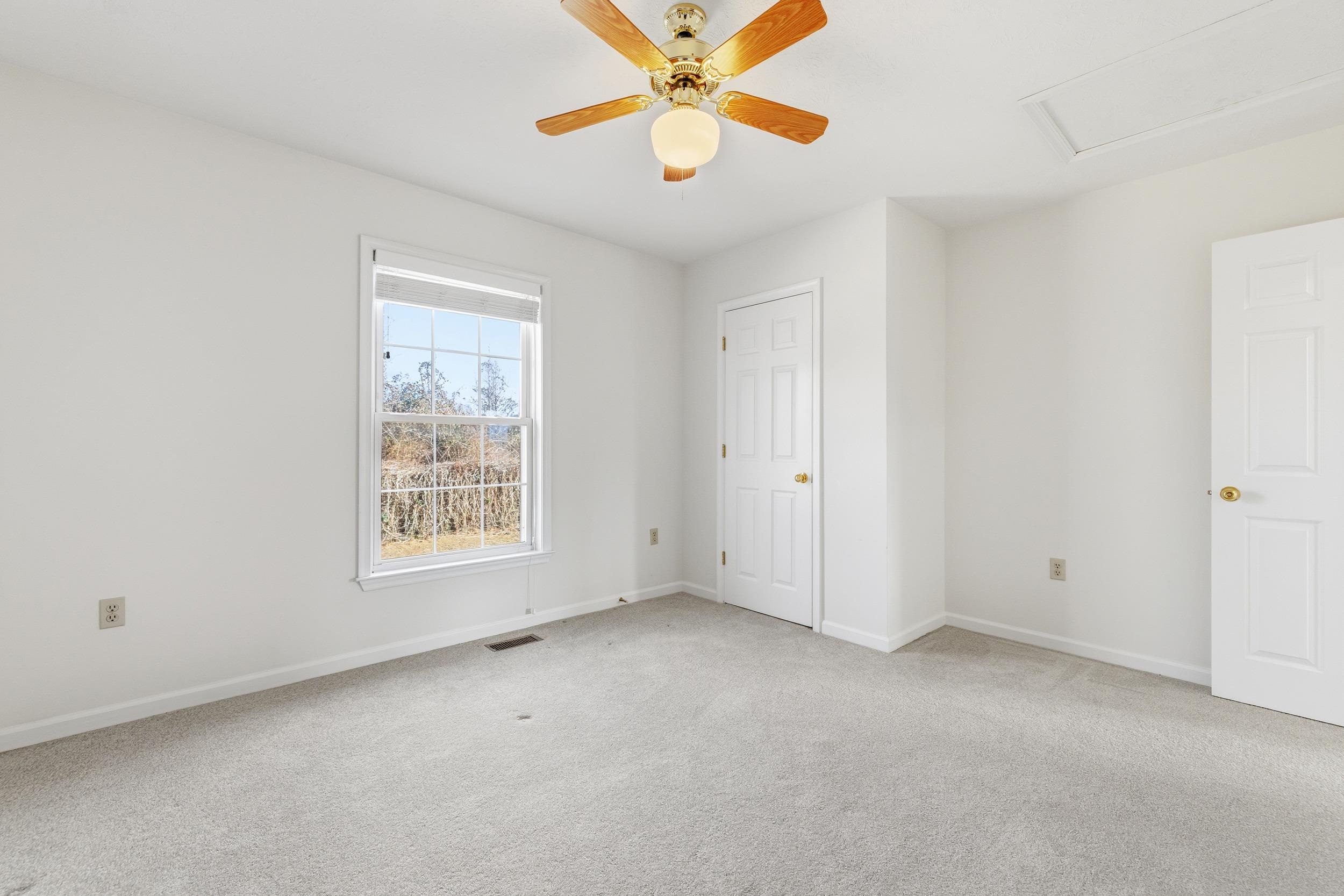 134 DILLON CT, NEW MARKET, Virginia 22844, 3 Bedrooms Bedrooms, ,2 BathroomsBathrooms,Residential,134 DILLON CT,671848 MLS # 671848 134 DILLON CT, NEW MARKET, Virginia 22844, 3 Bedrooms Bedrooms, ,2 BathroomsBathrooms,Residential,134 DILLON CT,671848 MLS # 671848