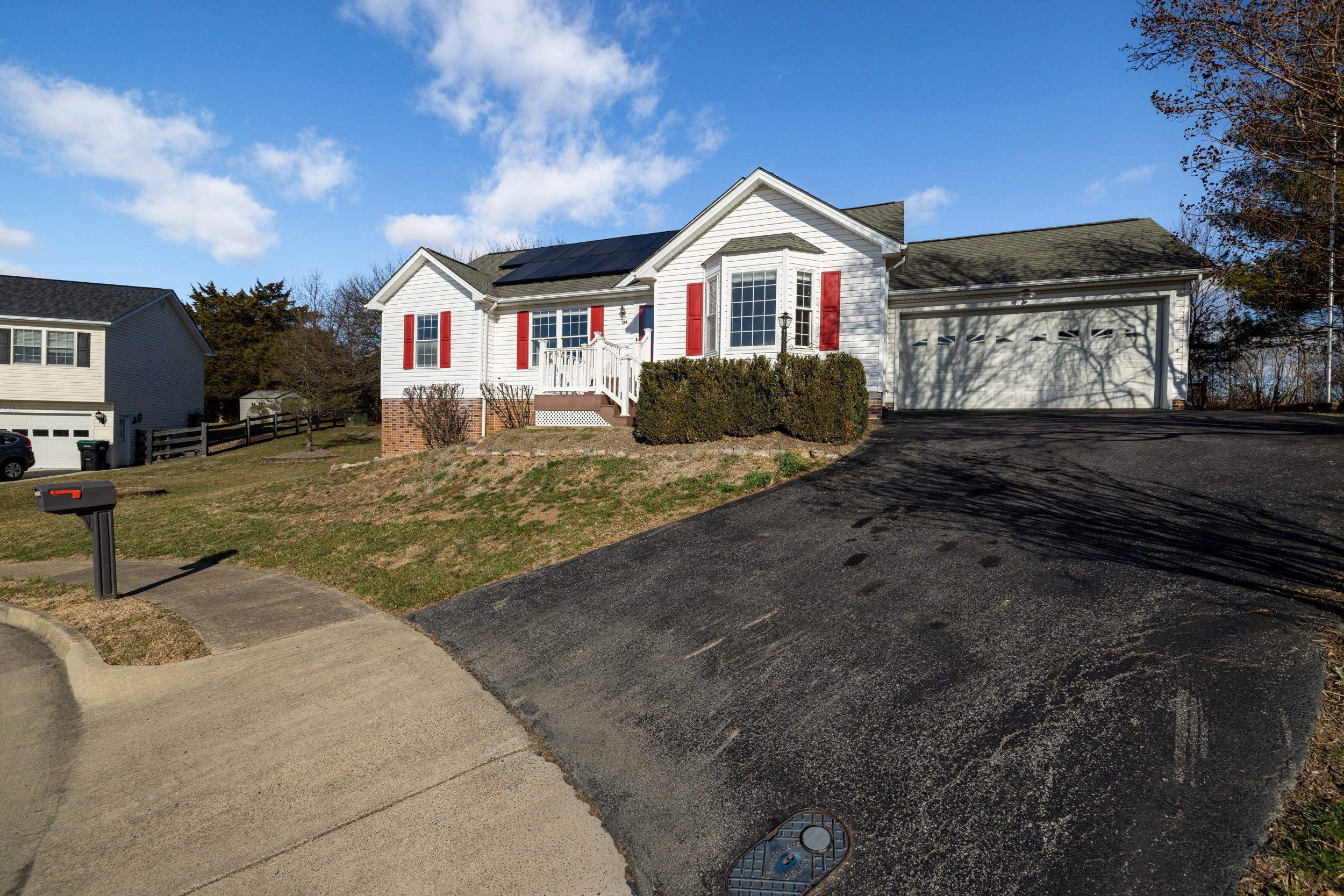 134 DILLON CT, NEW MARKET, Virginia 22844, 3 Bedrooms Bedrooms, ,2 BathroomsBathrooms,Residential,134 DILLON CT,671848 MLS # 671848 134 DILLON CT, NEW MARKET, Virginia 22844, 3 Bedrooms Bedrooms, ,2 BathroomsBathrooms,Residential,134 DILLON CT,671848 MLS # 671848