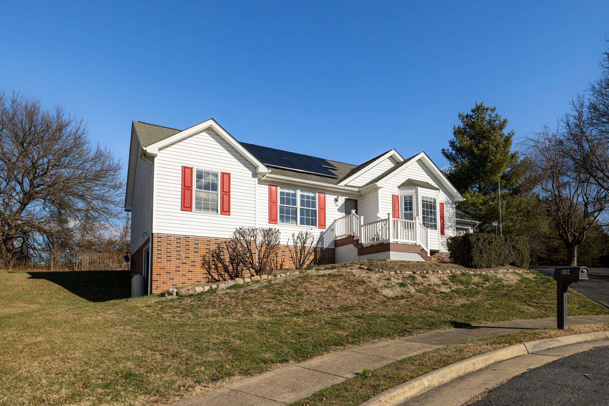 134 DILLON CT, NEW MARKET, Virginia 22844, 3 Bedrooms Bedrooms, ,2 BathroomsBathrooms,Residential,134 DILLON CT,671848 MLS # 671848 134 DILLON CT, NEW MARKET, Virginia 22844, 3 Bedrooms Bedrooms, ,2 BathroomsBathrooms,Residential,134 DILLON CT,671848 MLS # 671848