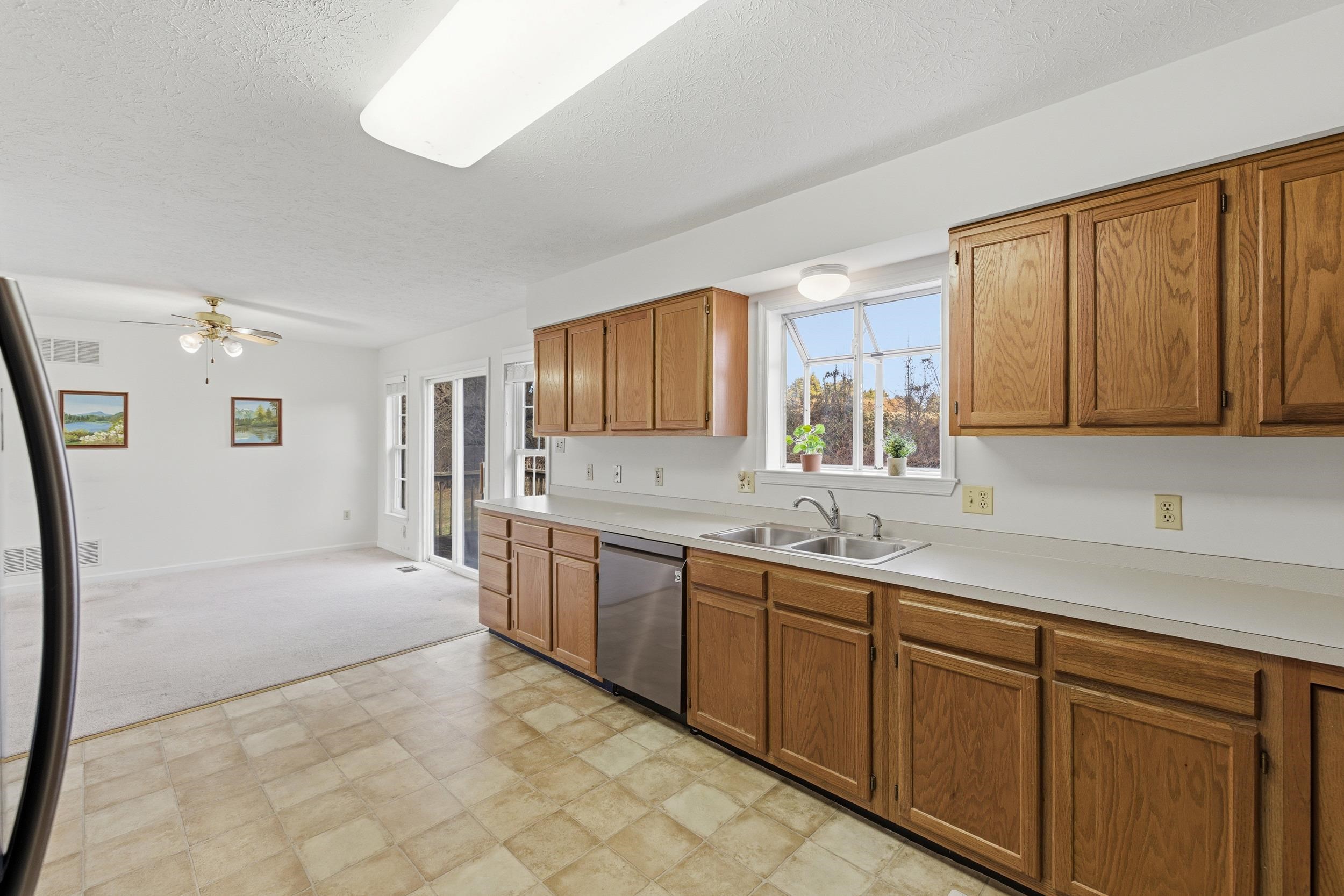 134 DILLON CT, NEW MARKET, Virginia 22844, 3 Bedrooms Bedrooms, ,2 BathroomsBathrooms,Residential,134 DILLON CT,671848 MLS # 671848 134 DILLON CT, NEW MARKET, Virginia 22844, 3 Bedrooms Bedrooms, ,2 BathroomsBathrooms,Residential,134 DILLON CT,671848 MLS # 671848