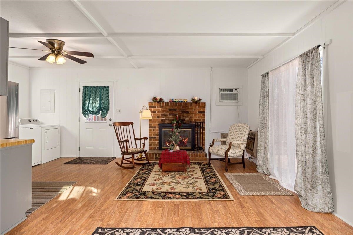 447 BLACKBERRY LN, NEW MARKET, Virginia 22844, 2 Bedrooms Bedrooms, ,1 BathroomBathrooms,Residential,The Inside-Out,447 BLACKBERRY LN,671851 MLS # 671851 447 BLACKBERRY LN, NEW MARKET, Virginia 22844, 2 Bedrooms Bedrooms, ,1 BathroomBathrooms,Residential,The Inside-Out,447 BLACKBERRY LN,671851 MLS # 671851