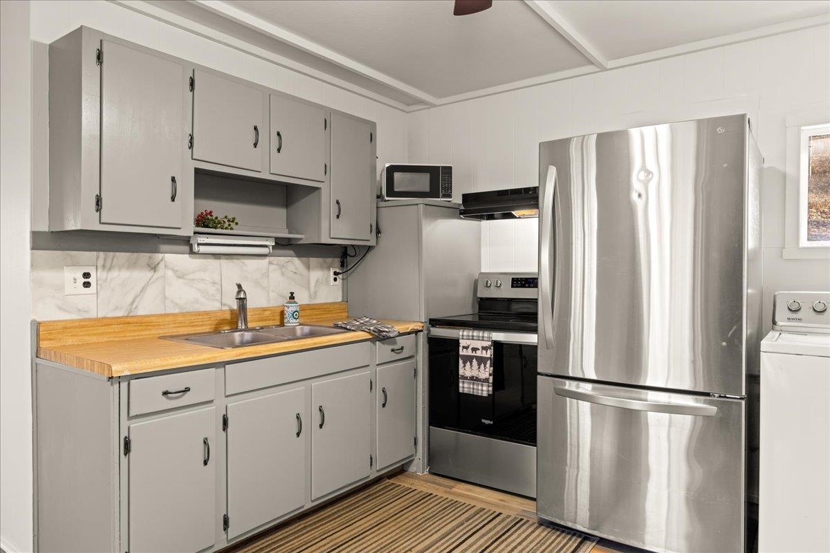 447 BLACKBERRY LN, NEW MARKET, Virginia 22844, 2 Bedrooms Bedrooms, ,1 BathroomBathrooms,Residential,The Inside-Out,447 BLACKBERRY LN,671851 MLS # 671851 447 BLACKBERRY LN, NEW MARKET, Virginia 22844, 2 Bedrooms Bedrooms, ,1 BathroomBathrooms,Residential,The Inside-Out,447 BLACKBERRY LN,671851 MLS # 671851