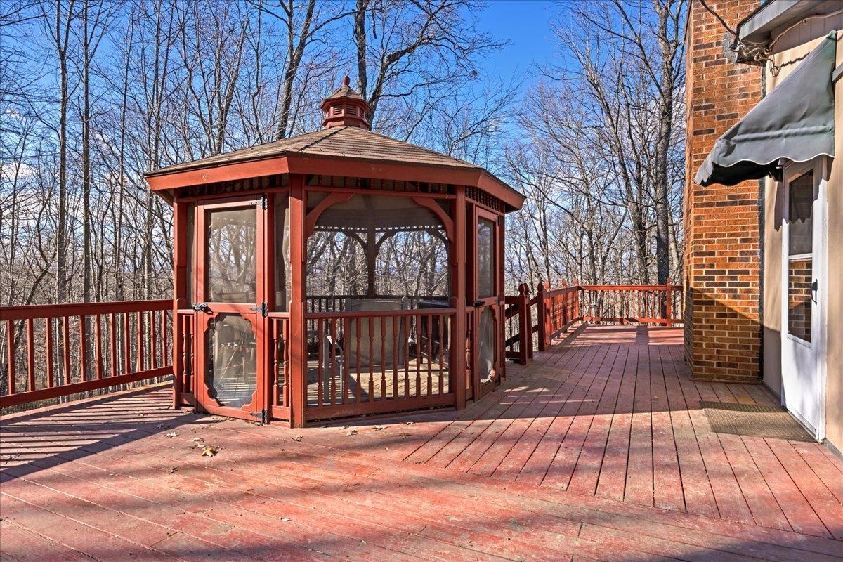 447 BLACKBERRY LN, NEW MARKET, Virginia 22844, 2 Bedrooms Bedrooms, ,1 BathroomBathrooms,Residential,The Inside-Out,447 BLACKBERRY LN,671851 MLS # 671851 447 BLACKBERRY LN, NEW MARKET, Virginia 22844, 2 Bedrooms Bedrooms, ,1 BathroomBathrooms,Residential,The Inside-Out,447 BLACKBERRY LN,671851 MLS # 671851