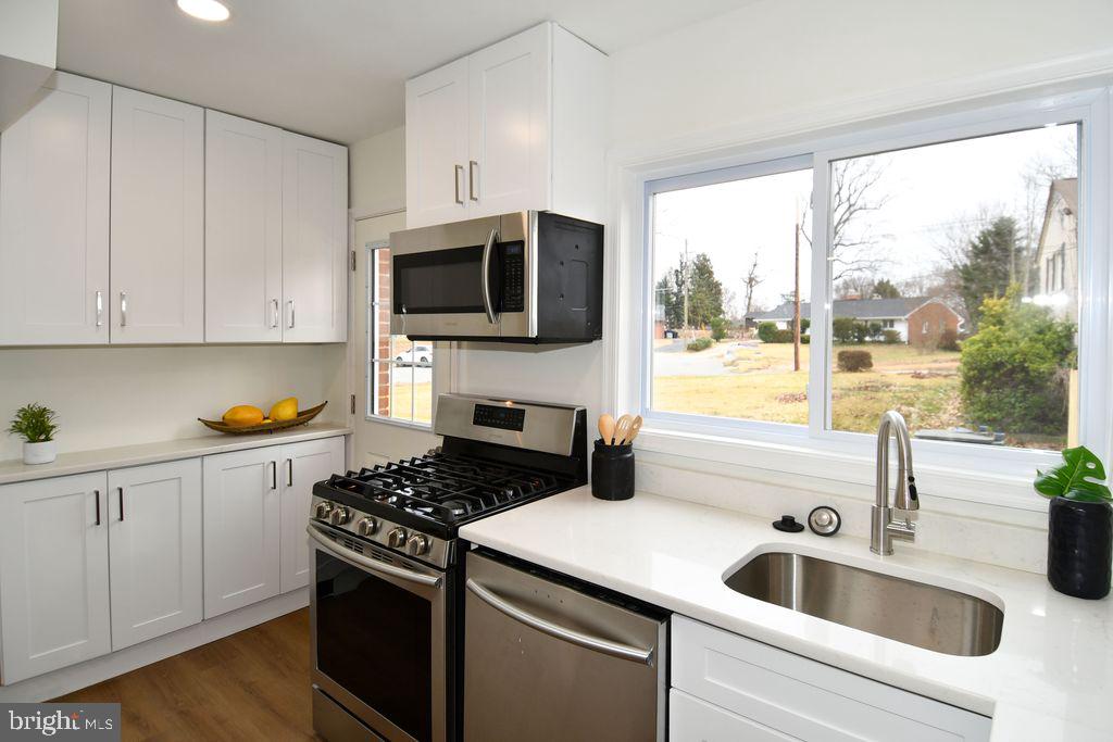 7407 KELVIN PL, SPRINGFIELD, Virginia 22151, 5 Bedrooms Bedrooms, ,3 BathroomsBathrooms,Residential,For sale,7407 KELVIN PL,VAFX2278350 MLS # VAFX2278350 7407 KELVIN PL, SPRINGFIELD, Virginia 22151, 5 Bedrooms Bedrooms, ,3 BathroomsBathrooms,Residential,For sale,7407 KELVIN PL,VAFX2278350 MLS # VAFX2278350